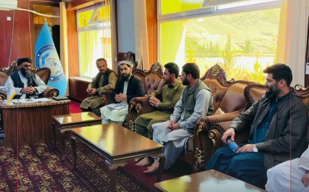 د افغان خبریالانو او رسنیو د ملاتړ بنسټ د پلازمېنې زون استازي د پنجشېر له والي سره وکتل